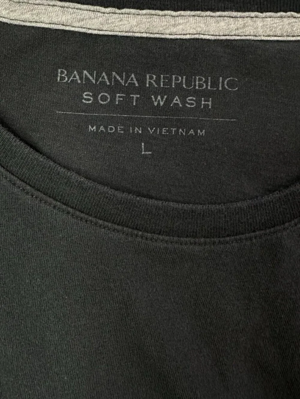 Banana Republic Men's Black Cotton T-shirt size Large